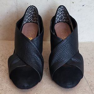 Women's shoes